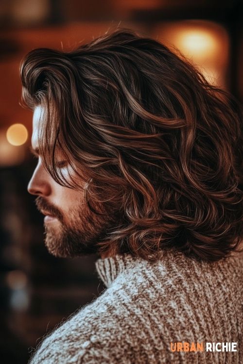 Long Textured Waves with Subtle Highlights