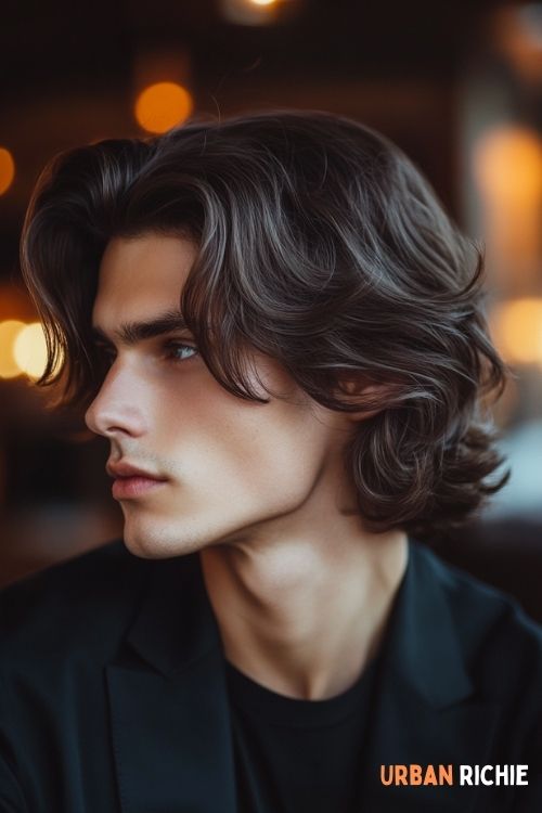 Shoulder-Length Hair with Subtle Curls and Side Part